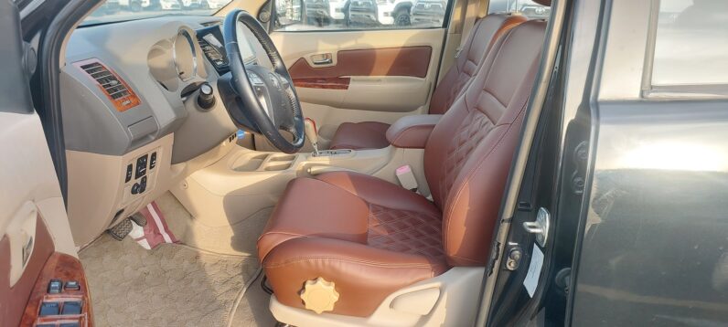 TOYOTA FORTUNER 2011