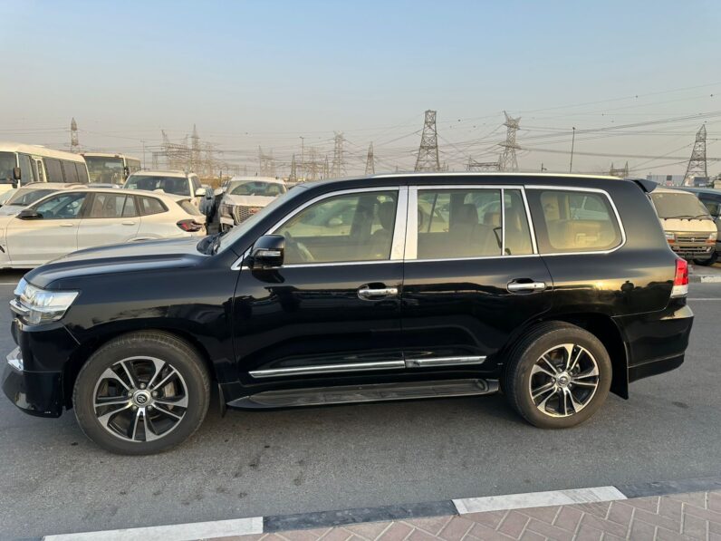 TOYOTA LANDCRUISER 2010 FACELIFT 2021