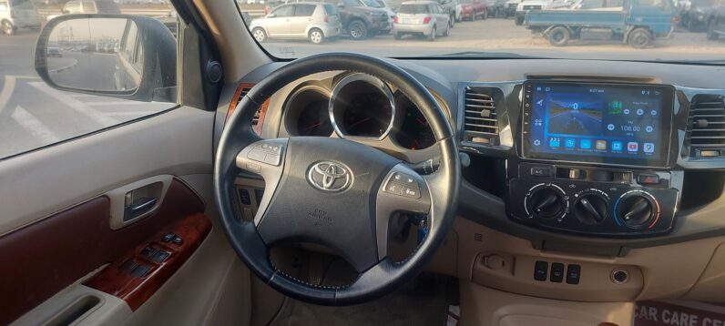 TOYOTA FORTUNER 2011