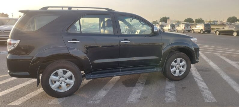 TOYOTA FORTUNER 2011