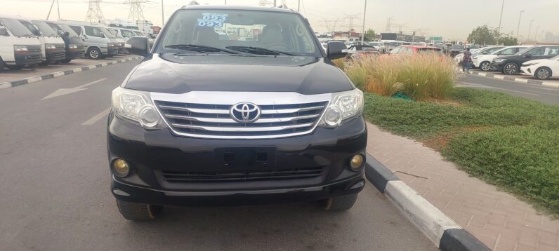TOYOTA FORTUNER 2014