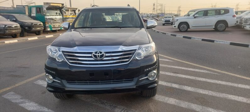 TOYOTA FORTUNER 2011